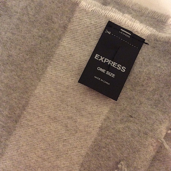 Express Scarf (gray) - Picture 4 of 5